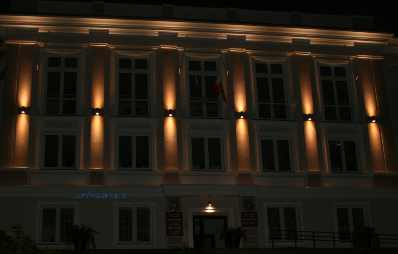 Iluminacja budynku Starostwa Powiatowego w Miechowie